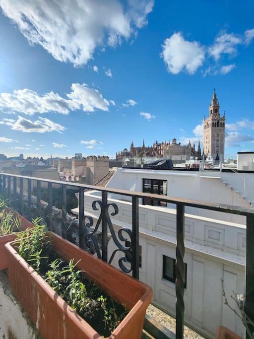 Lovely 1-Bedroom Loft With Terrace. Amazing View. Sevilla Exteriér fotografie